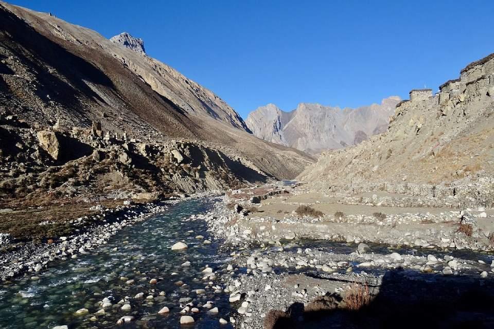How to Stay Hydrated on Long Treks in Nepal?