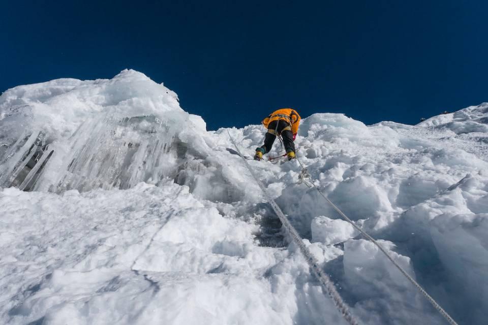 Insurance Providers from different countries for Climbing Above 7000m