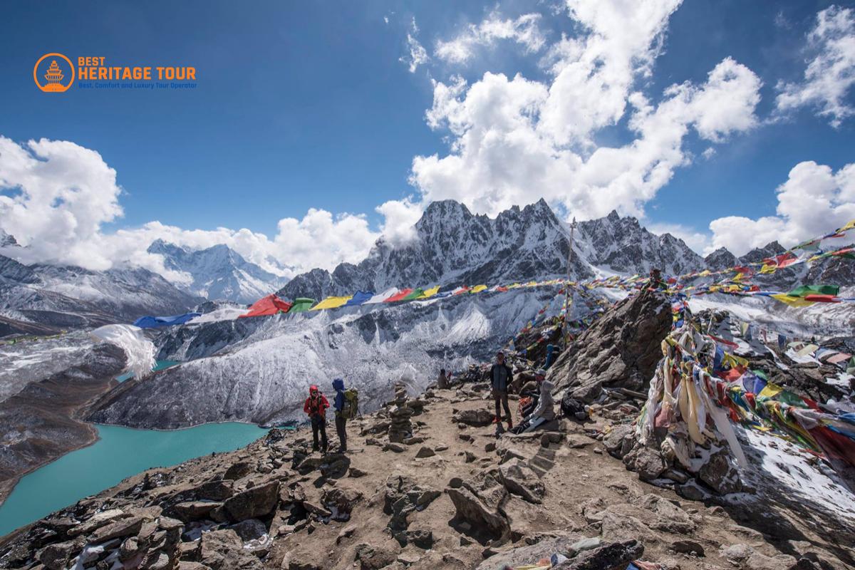 on the way to gokyo lake